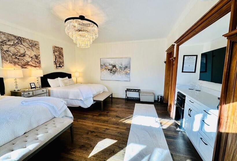 חדר דלוקס לארבעה, Bespoke Inn Flagstaff