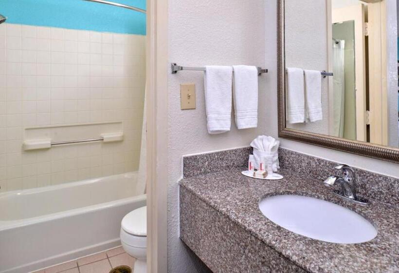 带大床的标准间, Howard Johnson By Wyndham Houston Heights/downtown