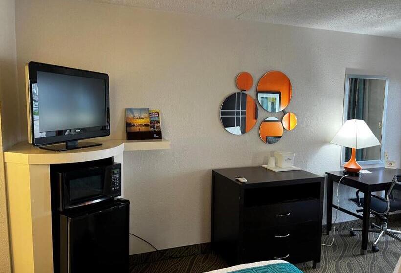 标准间, Howard Johnson By Wyndham Houston Heights/downtown