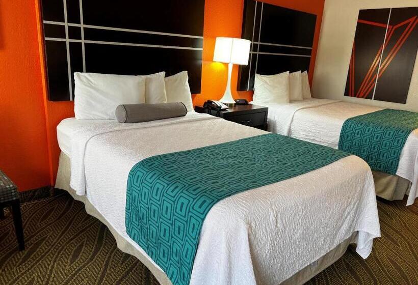 带2个双人床的标准工作室, Howard Johnson By Wyndham Houston Heights/downtown