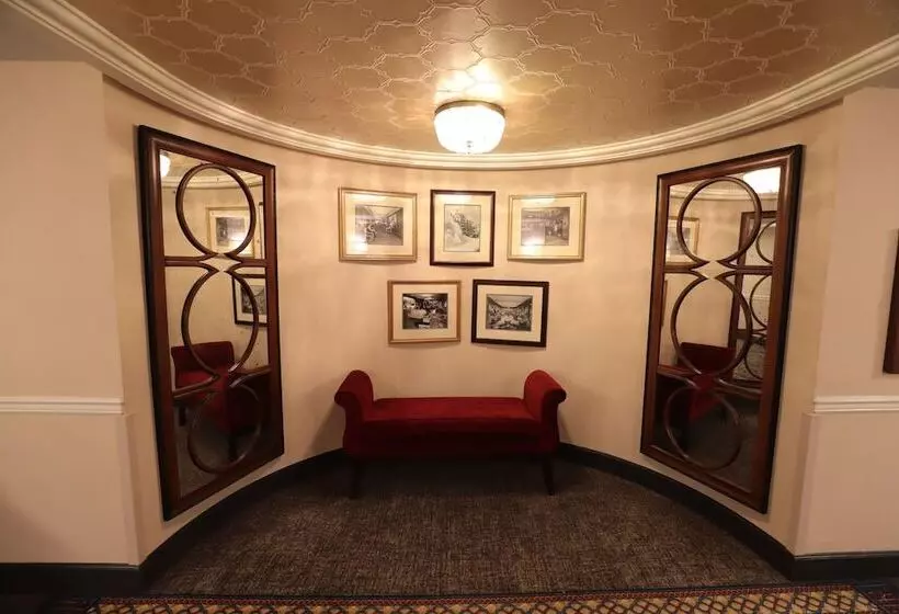اتاق استاندارد با 2 تخت دوبل, Roanoke & Conference Ctr, Curio Collection By Hilton 