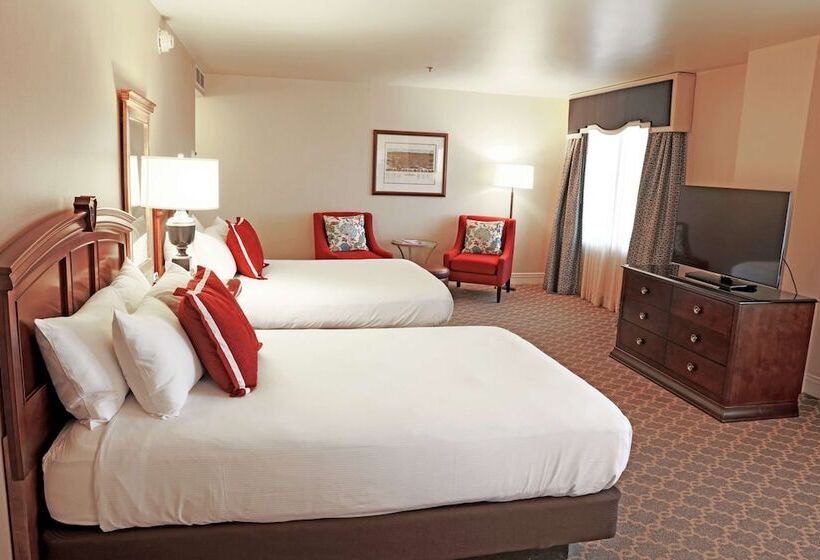 스탠다드 룸 더블 침대 2개, Roanoke & Conference Ctr, Curio Collection By Hilton 