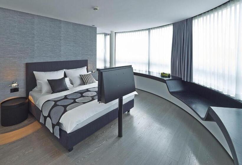 جناح, Campus At Home