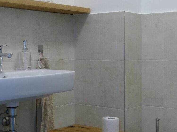 Quarto Estandar Individual, Kraftquelle Waldhäuser
