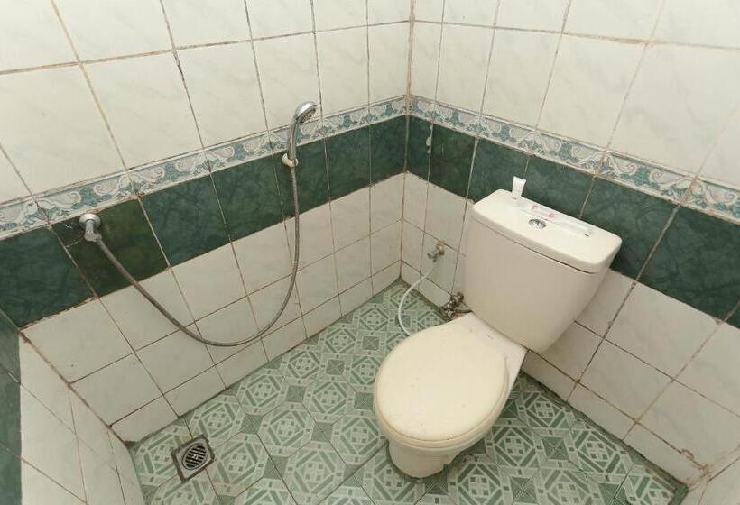 经济房, Oyo 2057 Kharisma