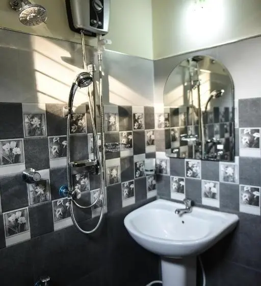 Deluxe Kolmen Hengen Huone, Tissa Rainbow Guest & Yala