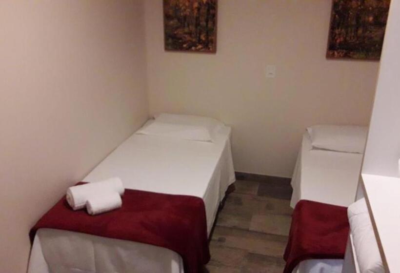 חדר משפחתי, Vinicola E Pousada Peculiare