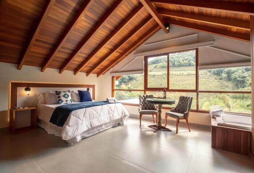 סוויטה עם ג'קוזי, Vinicola E Pousada Peculiare