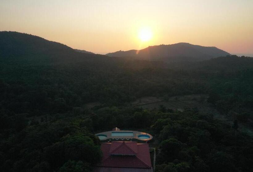 غرفة عائلية مطلّة علي الحديقة, Porsu