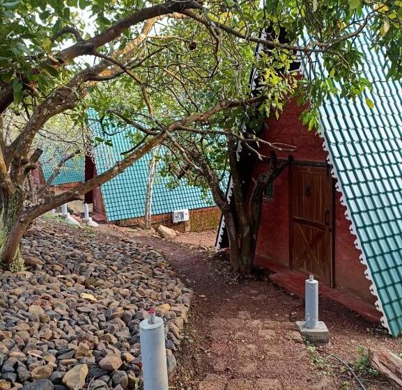 غرفة عائلية مطلّة علي الجبل, Porsu