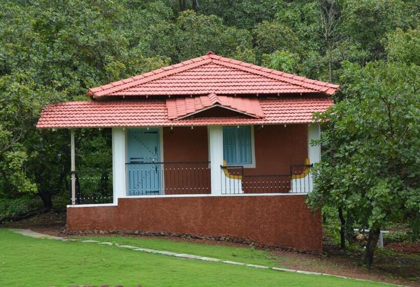 غرفة عائلية مطلّة علي الحديقة, Porsu