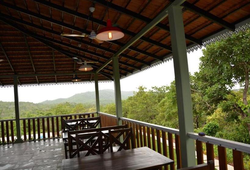 غرفة عائلية مطلّة علي الحديقة, Porsu