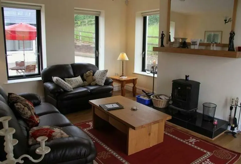 １ベッドルームハウス, Emy Lakehouse   Near Castle Leslie, Glaslough