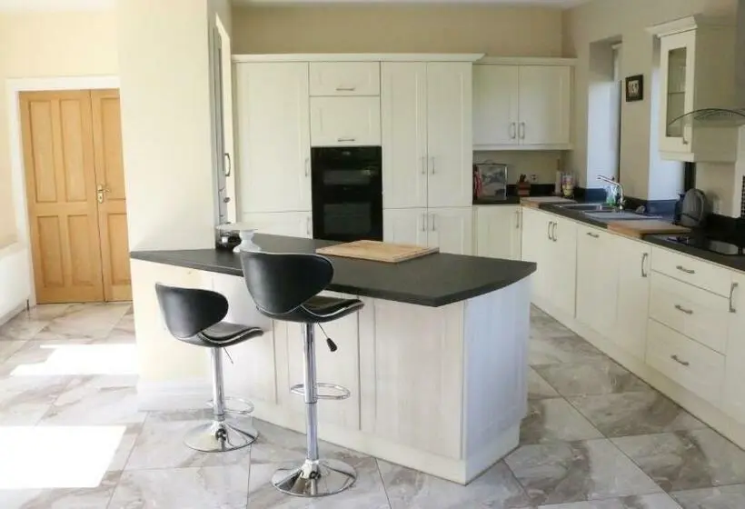 １ベッドルームハウス, Emy Lakehouse   Near Castle Leslie, Glaslough