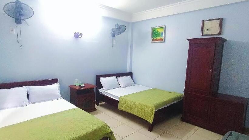 اتاق استاندارد چهارنفره با بالکن, Kiên Cường Hostel