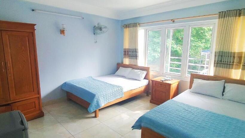 اتاق استاندارد چهارنفره با بالکن, Kiên Cường Hostel