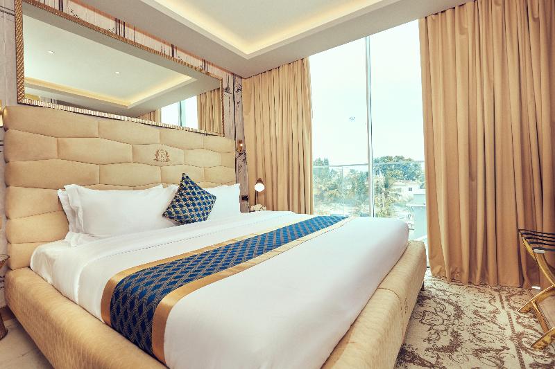 سوییت لوکس, Number One Oxford Street Hotel & Suites