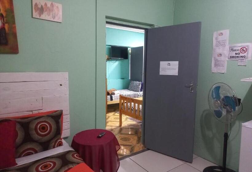 이코노미 룸, Zufike Self Catering