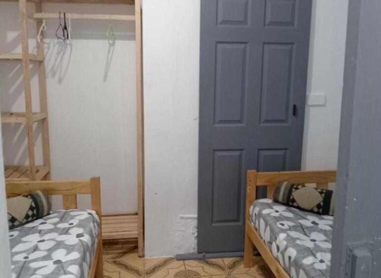 이코노미 룸, Zufike Self Catering