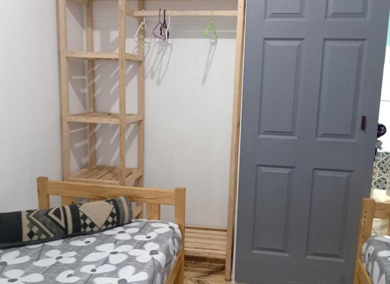 이코노미 룸, Zufike Self Catering