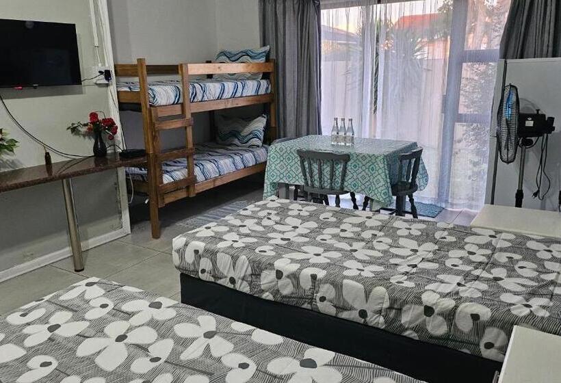 디럭스 패밀리 룸, Zufike Self Catering