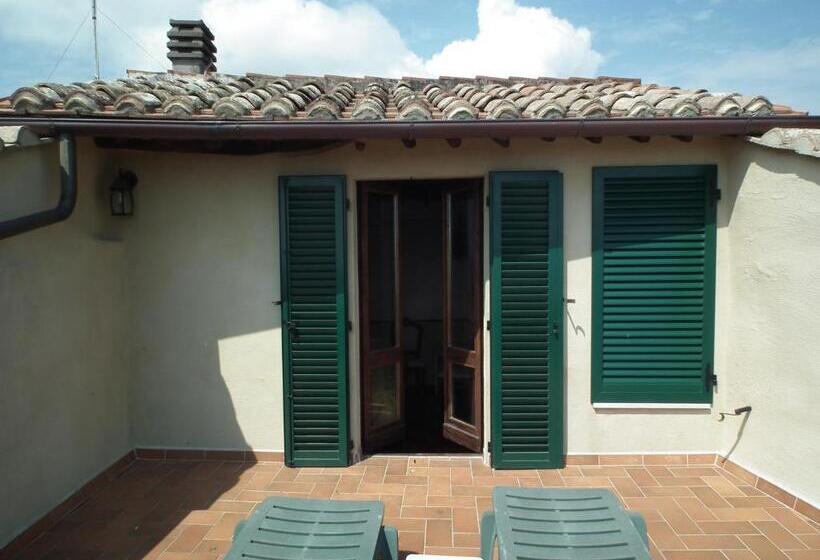 Comfort room with balcony, B&b Del Musico
