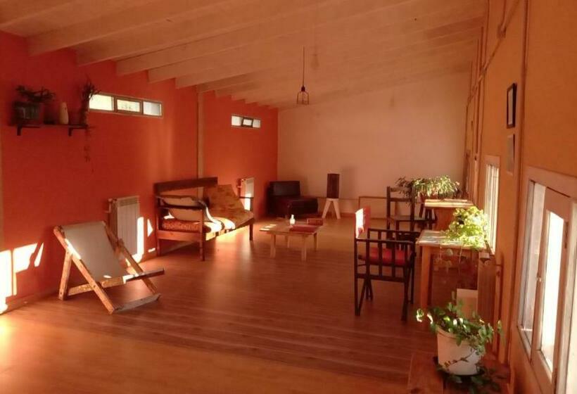 تختخواب در اتاق مشترک, Hostel Yatel