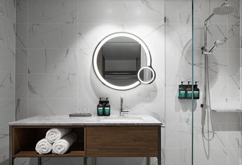 غرفة بريميوم مطلة على المدينة, Crowne Plaza Sydney Darling Harbour, An Ihg