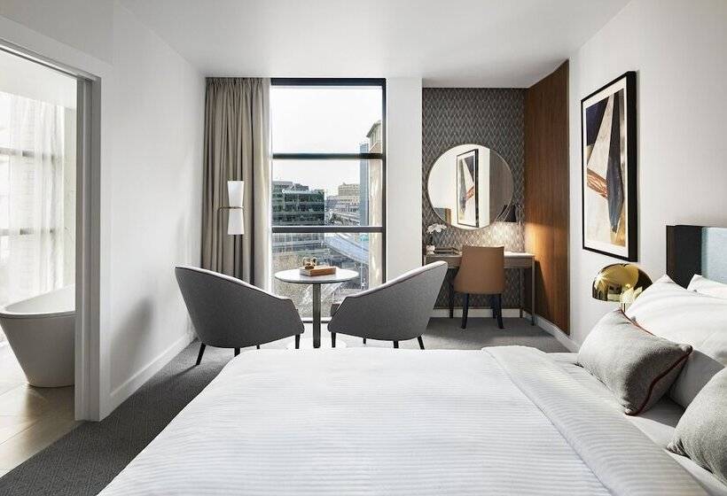 Premium Room City View, Crowne Plaza Sydney Darling Harbour, An Ihg