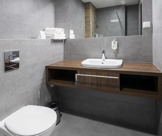 اتاق استاندارد, Db Hotel Wrocław