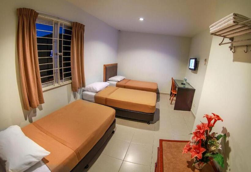 Habitació Triple Estàndard, Rembia