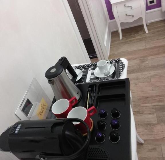 اتاق لوکس, I Fiumi Di Navona