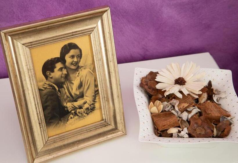 اتاق لوکس, I Fiumi Di Navona