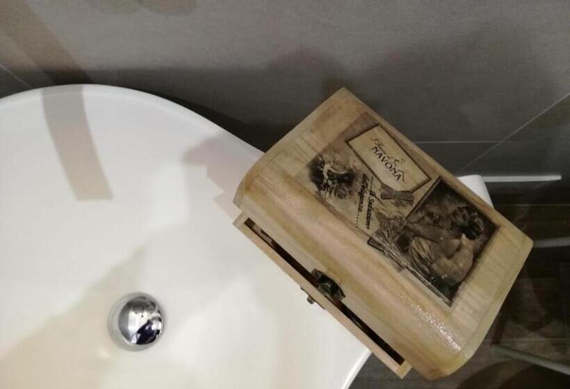 اتاق سوپریور, I Fiumi Di Navona