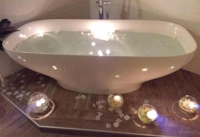 اتاق سوپریور, I Fiumi Di Navona