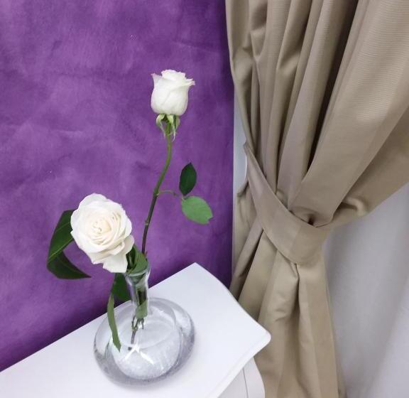 اتاق لوکس, I Fiumi Di Navona