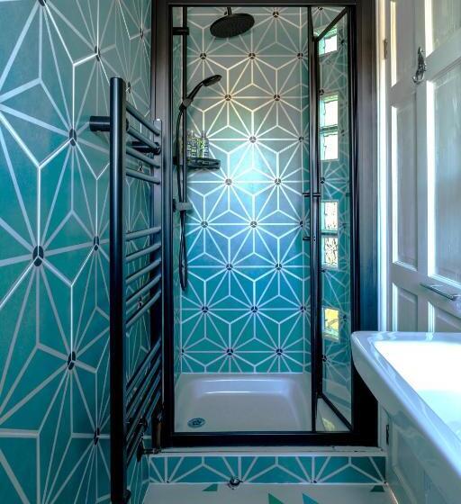 غرفة قياسية مزوَّدة بشُرفة, Twentieth Century B&b