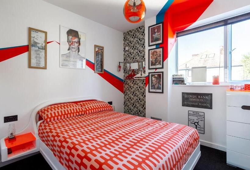 غرفة أساسية, Twentieth Century B&b