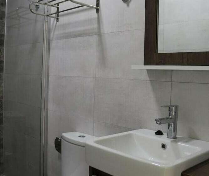 חדר משפחתי, Beyaz Tas Otel