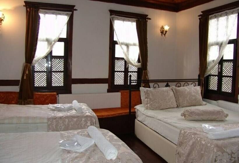 غرفة عائلية, Asya Konak