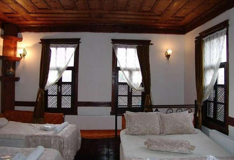 غرفة عائلية, Asya Konak