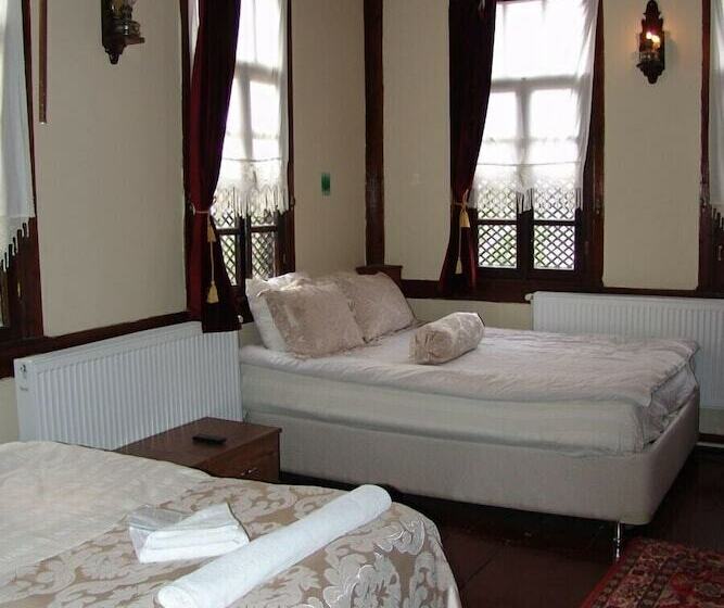 غرفة عائلية, Asya Konak