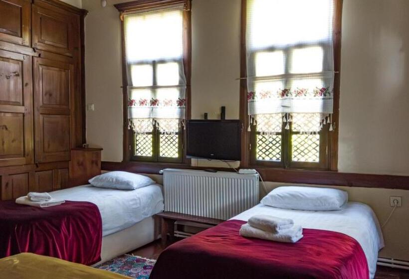 غرفة عائلية, Asya Konak