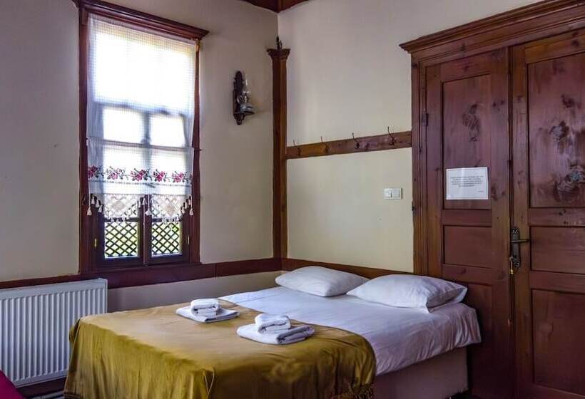 غرفة عائلية, Asya Konak