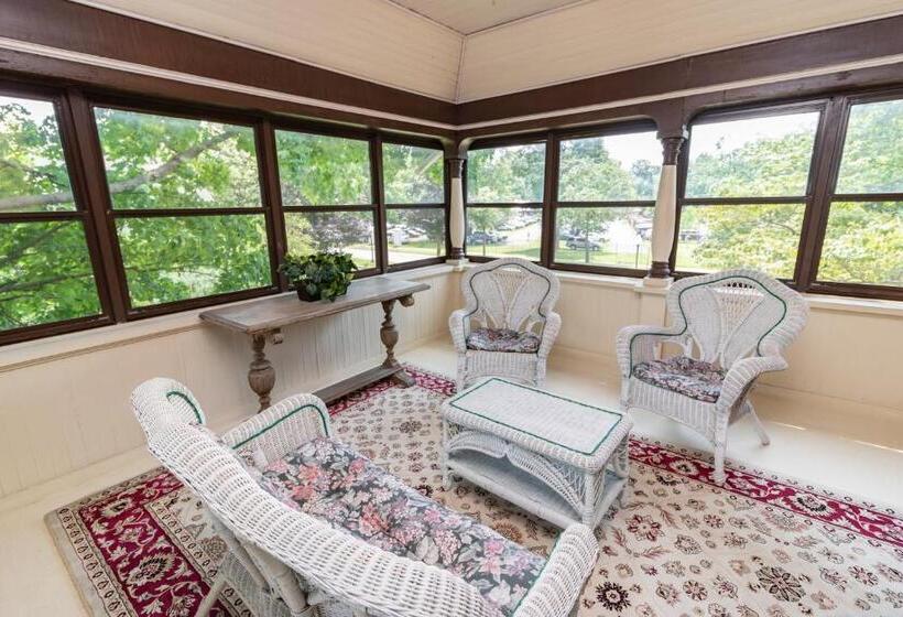 발코니가 있는 스위트, Saratoga Dreams B&b