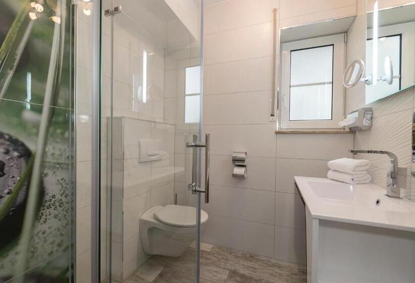 חדר דלוקס נוף לאגם, Lakeside Resort Michaela