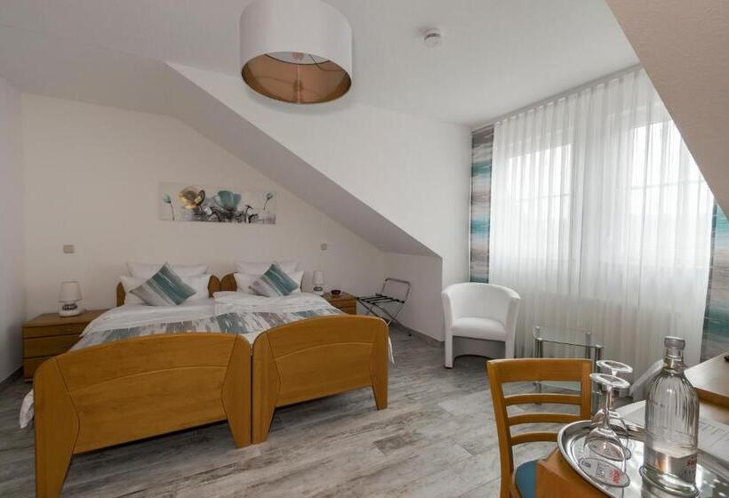 חדר דלוקס נוף לאגם, Lakeside Resort Michaela