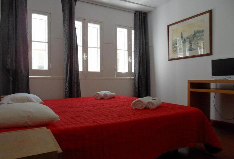 اتاق اکونومی, Room Atalaia   Bairro Alto