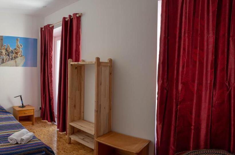 اتاق اکونومی, Room Atalaia   Bairro Alto