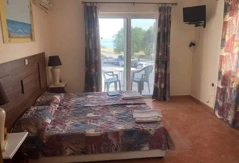استودیوی استاندارد, Tommy's Rooms